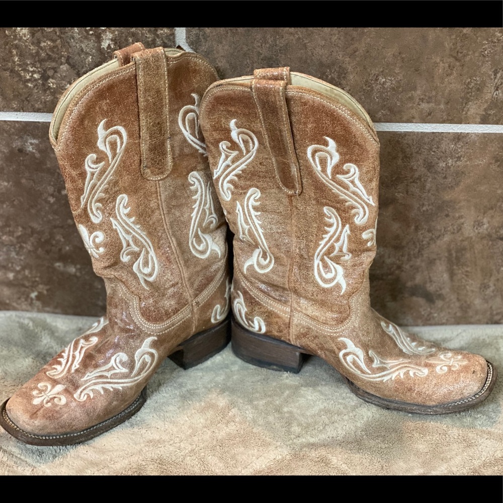 Women’s Corral cowgirl boots size 7